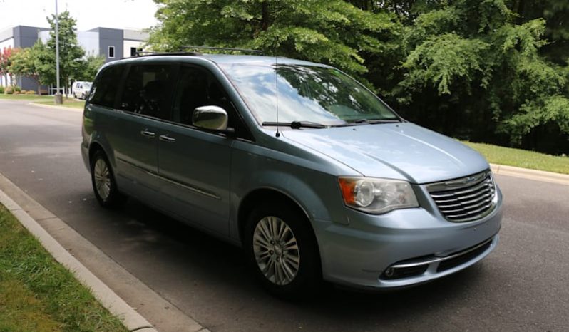 2012 Chrysler Town & Country 4dr Wgn Touring-L full