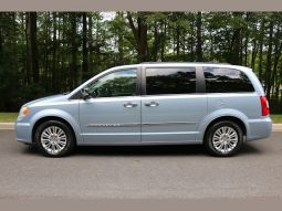 2012 Chrysler Town & Country 4dr Wgn Touring-L