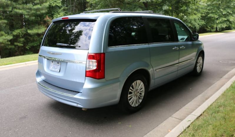 2012 Chrysler Town & Country 4dr Wgn Touring-L full